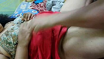 desi bhabhi showed her pussy to her boyfriend