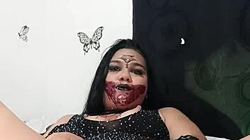 Allisonvega celebrates halloween with solo play