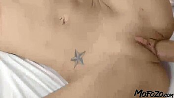 Mofozo com - blonde gets facial