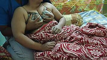 desi bhabhi showed her pussy to her boyfriend