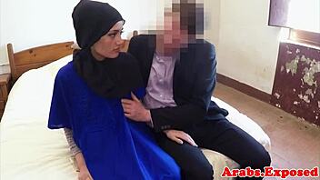 smalltits arabic beauty gets some action