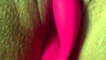le encanta llegar varias veces con el vibrador en casa