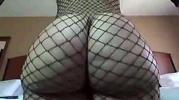 Transsexual fucks big ass quickie in motel