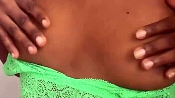 une jeune femme se faire du bien