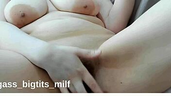 Curvy Woman Fingers Her Swollen Pussy