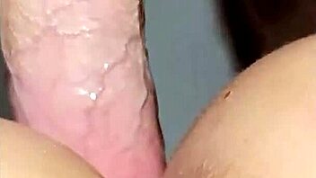 Egyptian wife enjoys passionate homemade sex
