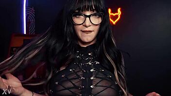 Curvy Goth Girlfriend Enjoys Cum Tastic Ride