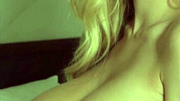 hermosa milf rubia monta gran verga con vagina