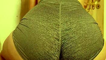 indian woman shows her big ass in leggings then plays with pussy