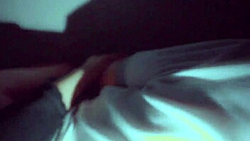colegiala en video casero flojita y cooperando estudiante recibe verga en su habitacion pov 😊