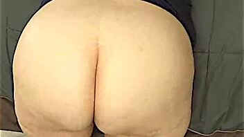 Fat ass pawg milf flashing wide open close up