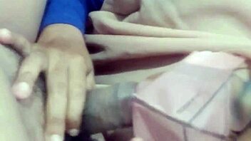 wanita hijab indonesia terbaru in a hot session