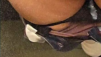 Cuckold creampie in toilet restaurant