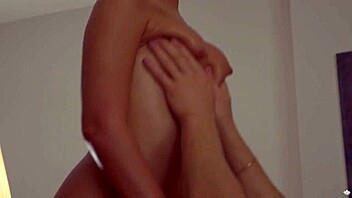 ariana jollee enjoys oily pussy fingering session