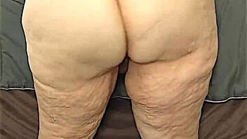 Fat ass pawg milf flashing wide open close up