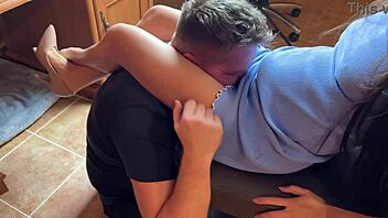 Headscissors between legs