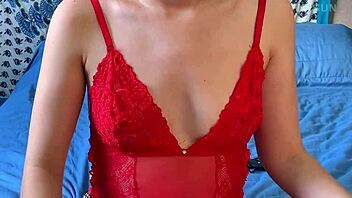 Sexy Amateur Forgets Her Panties Before The Flight And Teases