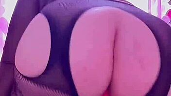 Goth girl rides dildo and squirt on the floor