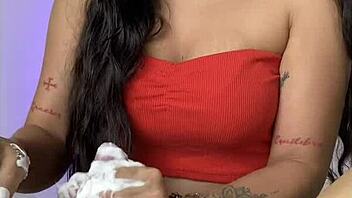 Stepmom shaves and massages in spanish video