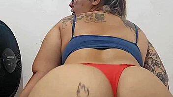 Blonde masturbates on beach after getting aroused