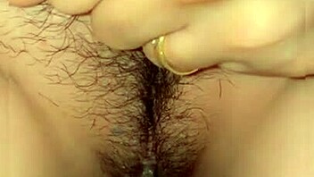 Exclusive compilation of amateur girls peeing in bath tub