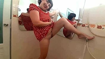 Real amateur couple fucking in high definition with nude maid
